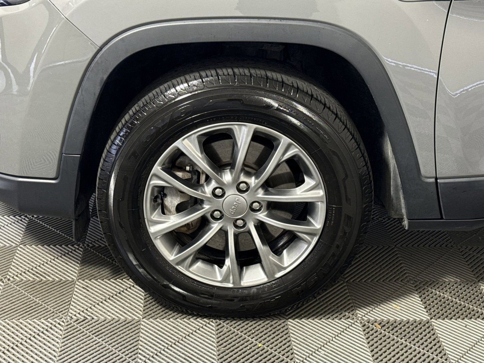 2020 Jeep Cherokee Lux