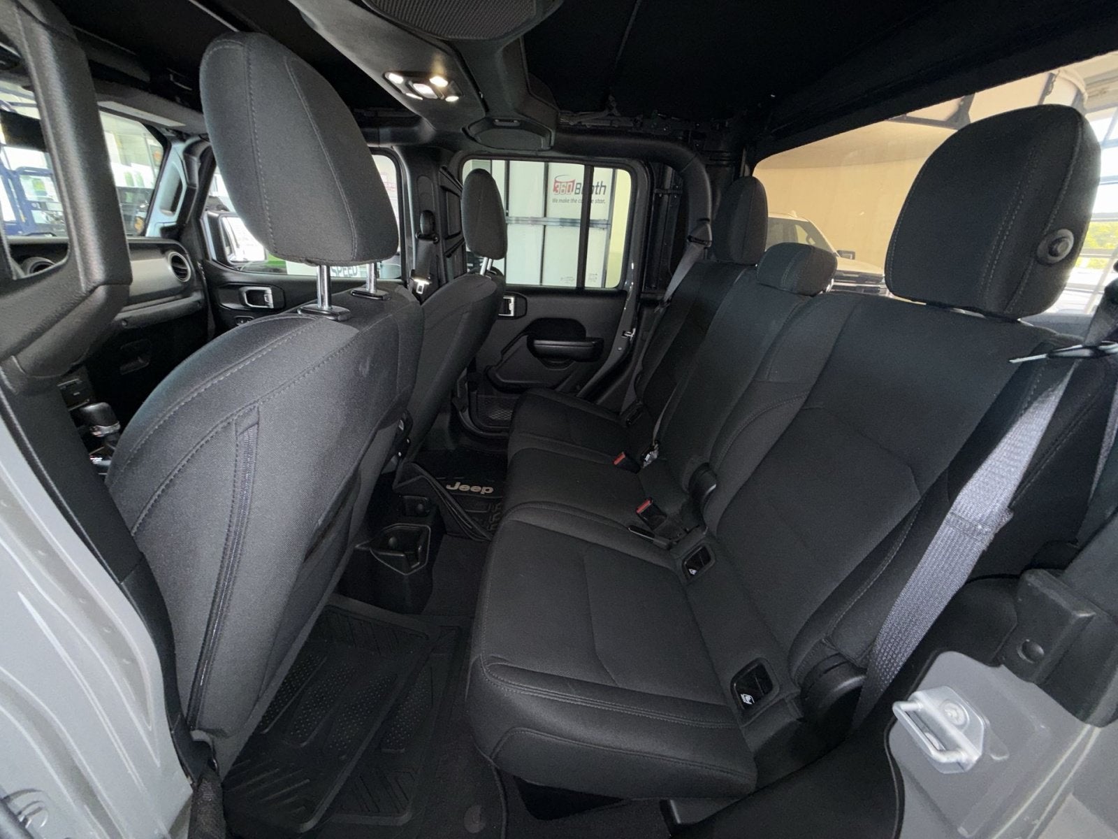 2021 Jeep Gladiator Willys