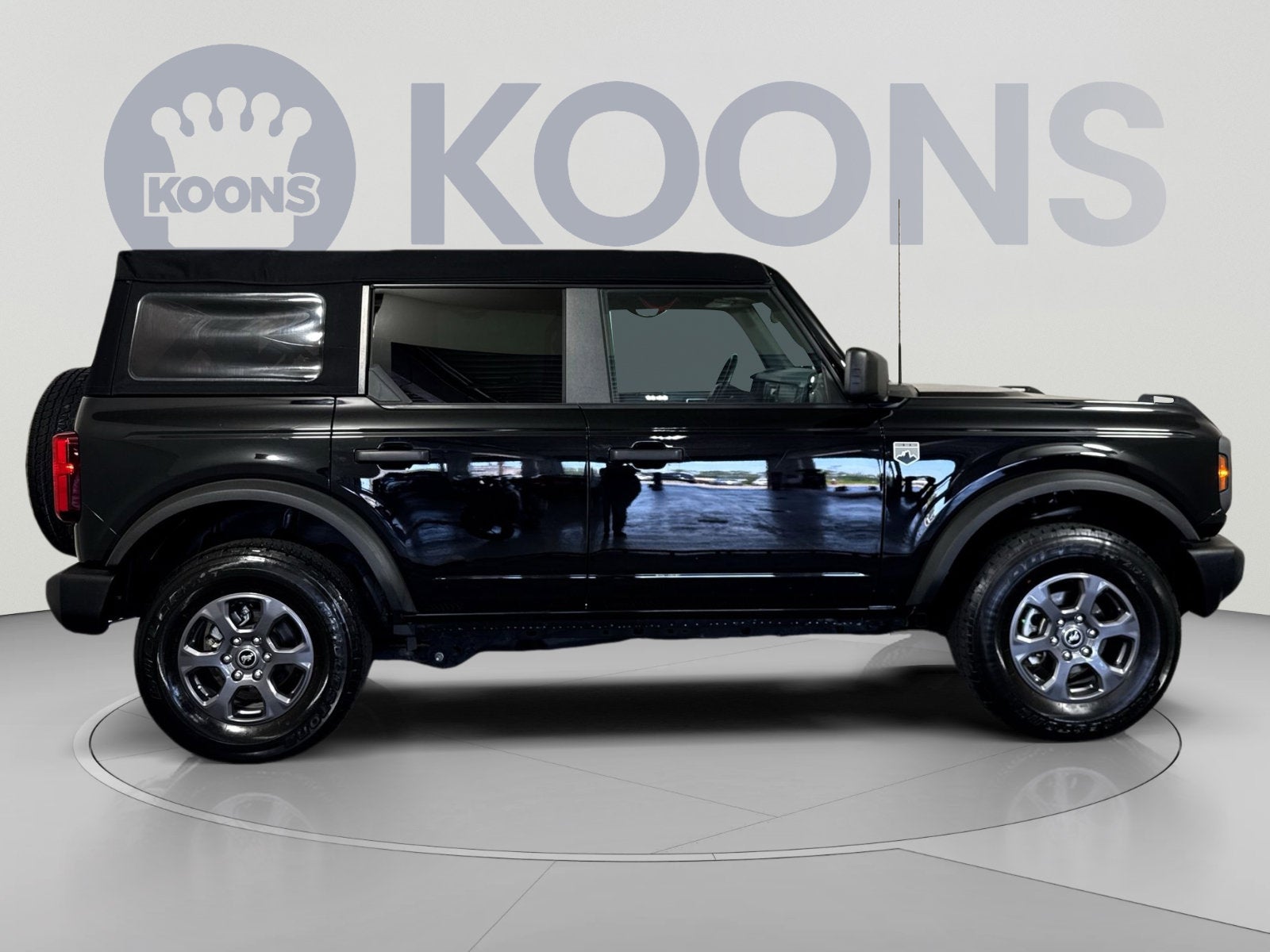 2023 Ford Bronco Base