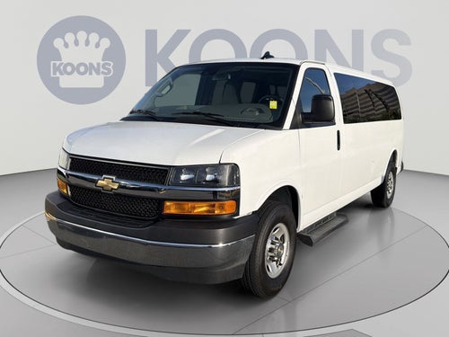 2025 Chevrolet Express Passenger 1LT