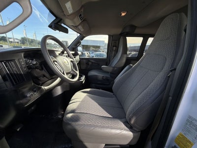 2025 Chevrolet Express Passenger 1LT