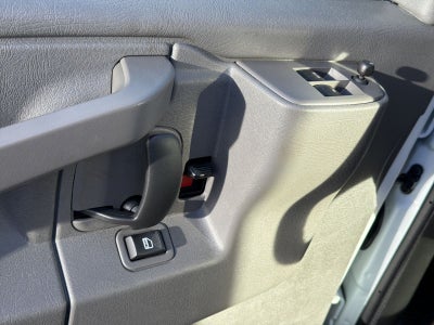 2025 Chevrolet Express Passenger 1LT