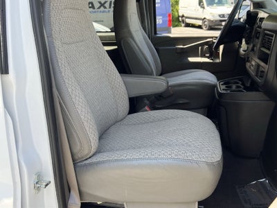 2025 Chevrolet Express Passenger 1LT