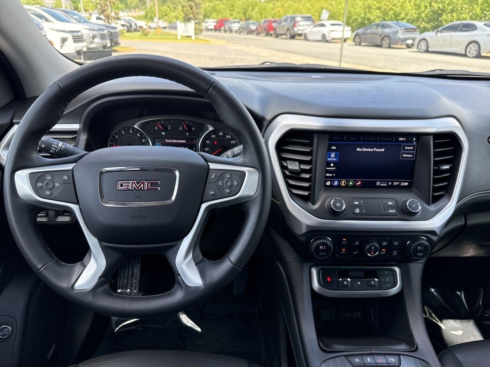 2023 GMC Acadia SLT