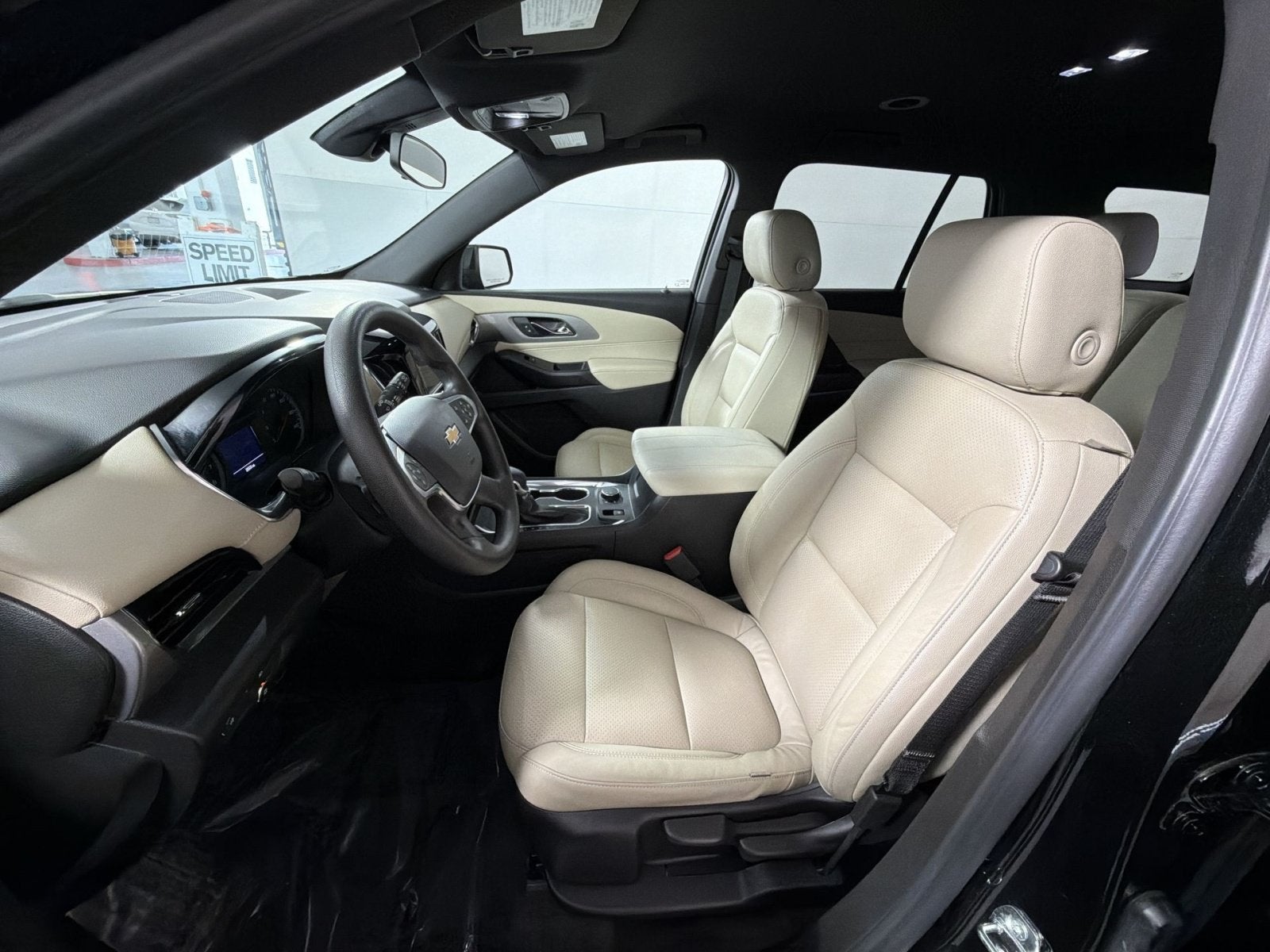 2022 Chevrolet Traverse LS