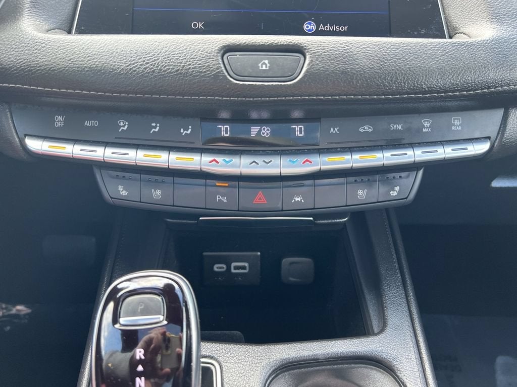 2023 Cadillac XT4 Premium Luxury