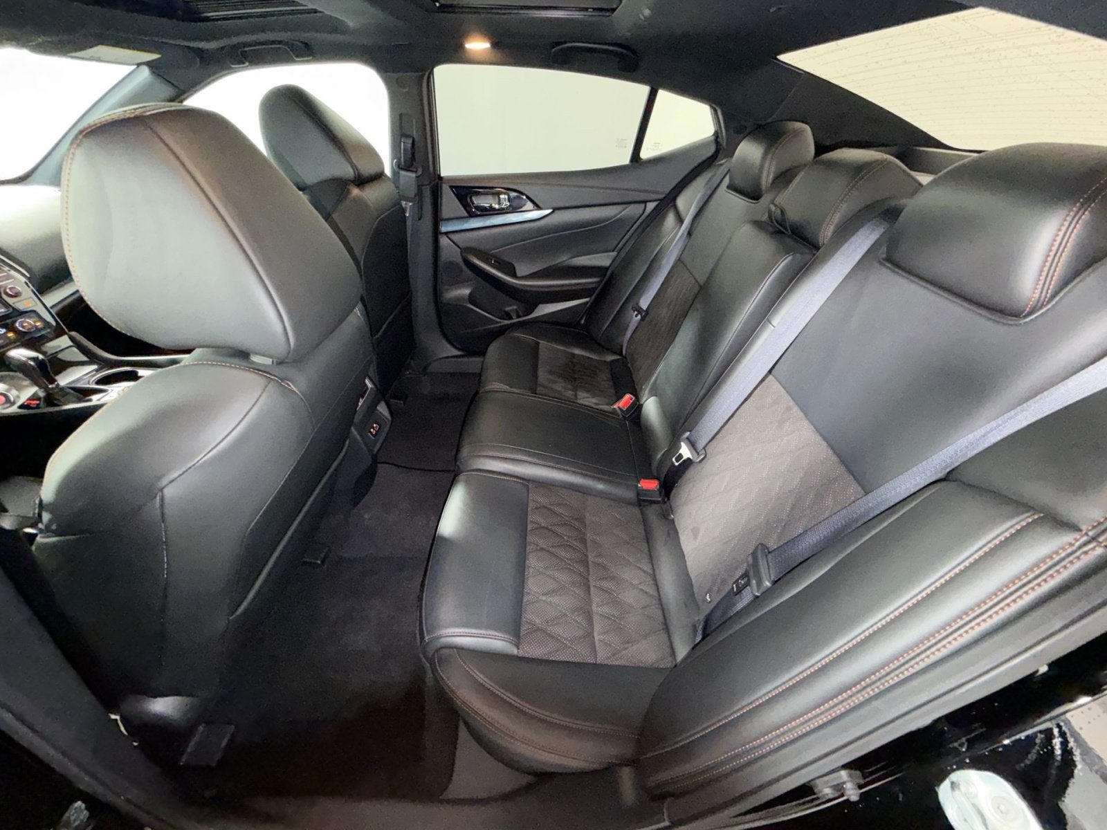 2023 Nissan Maxima SR