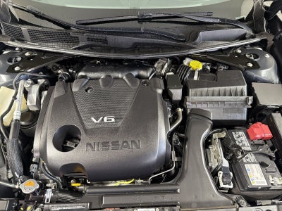 2023 Nissan Maxima SR