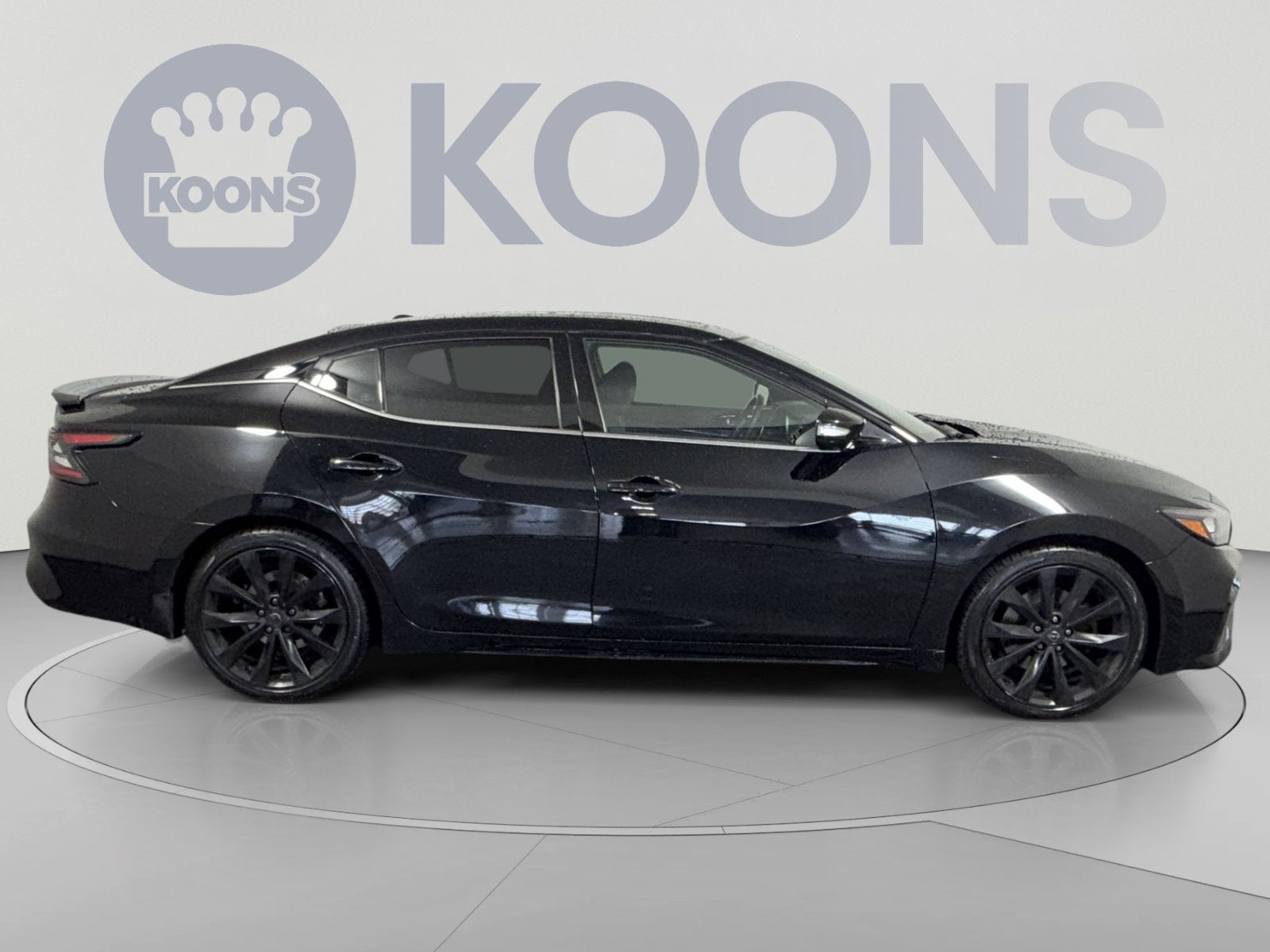 2023 Nissan Maxima SR