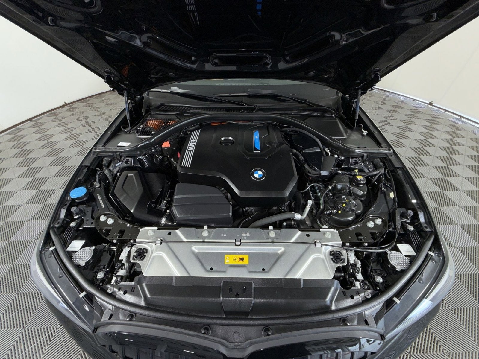 2022 BMW 3 Series 330e