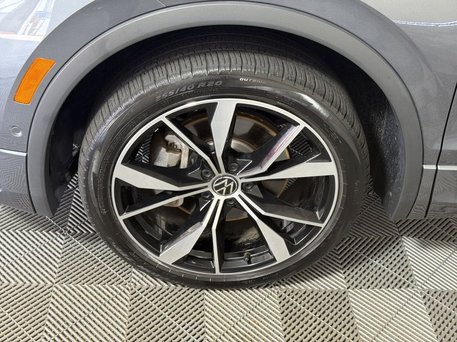 2024 Volkswagen Tiguan SEL R-Line