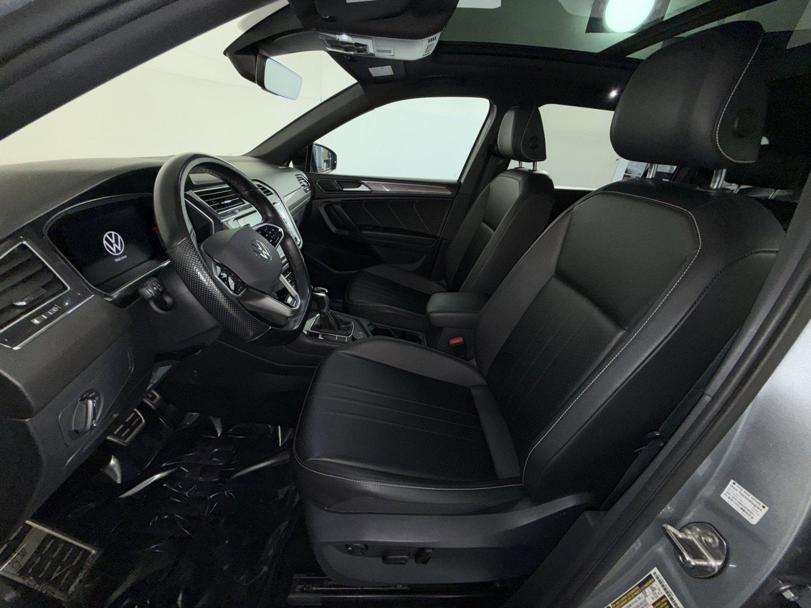 2022 Volkswagen Tiguan SE R-Line Black