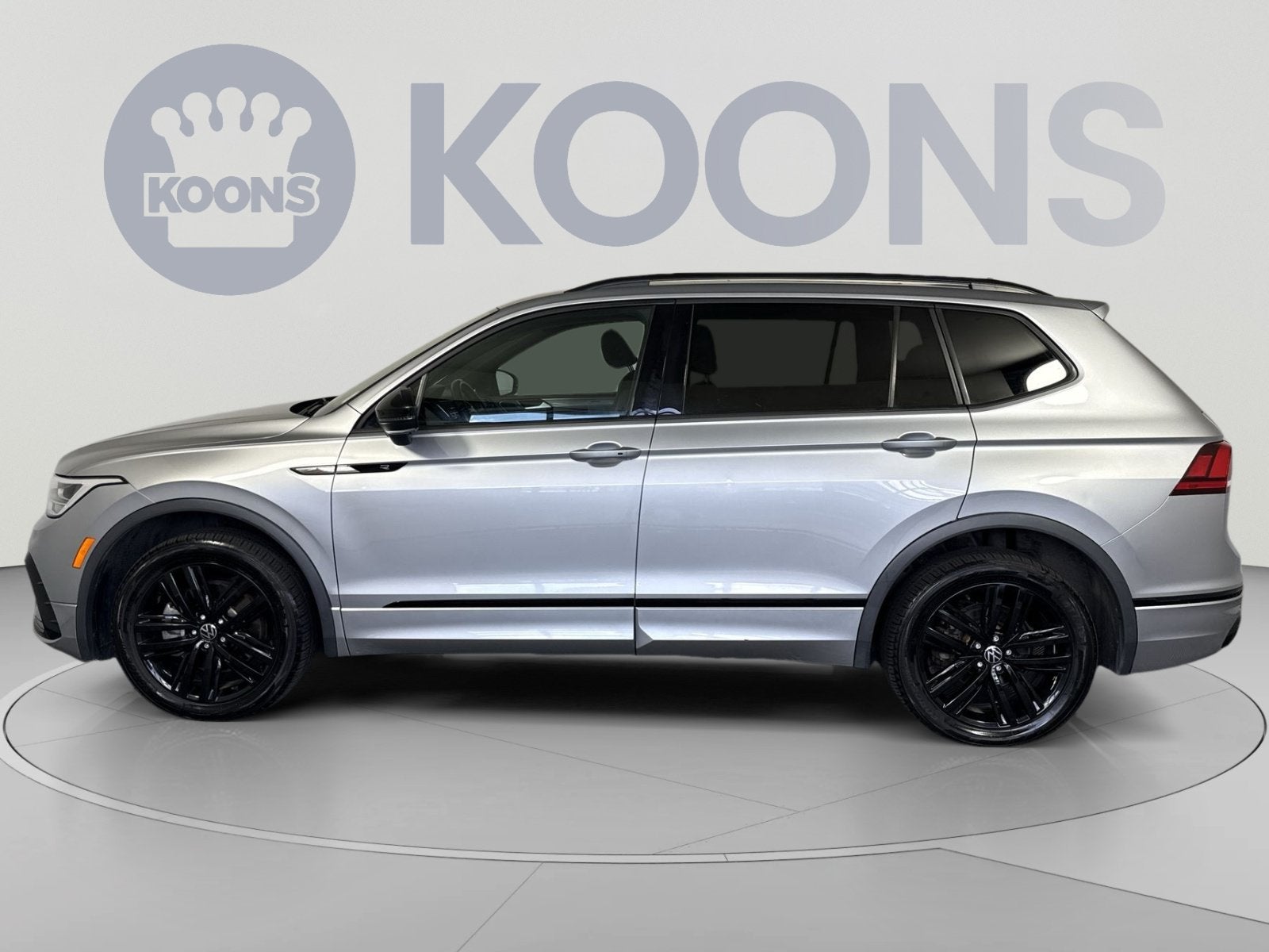2022 Volkswagen Tiguan SE R-Line Black