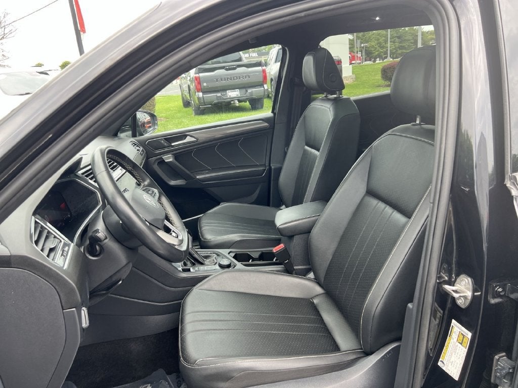 2023 Volkswagen Tiguan SE R-Line Black