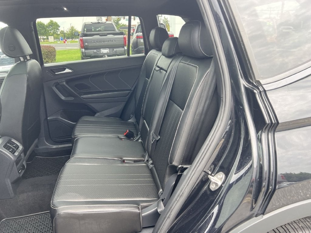 2023 Volkswagen Tiguan SE R-Line Black