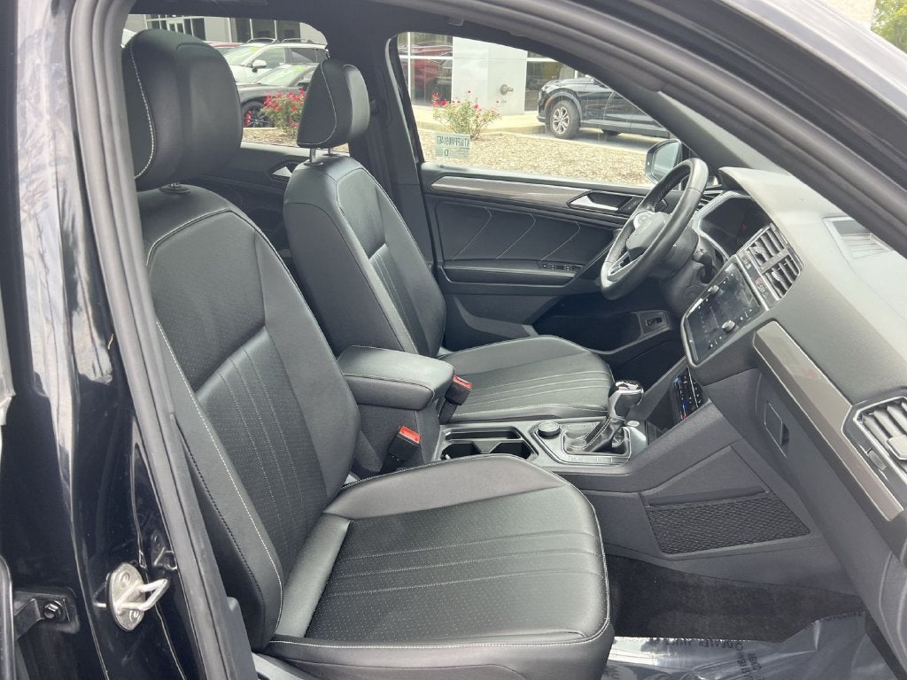 2023 Volkswagen Tiguan SE R-Line Black