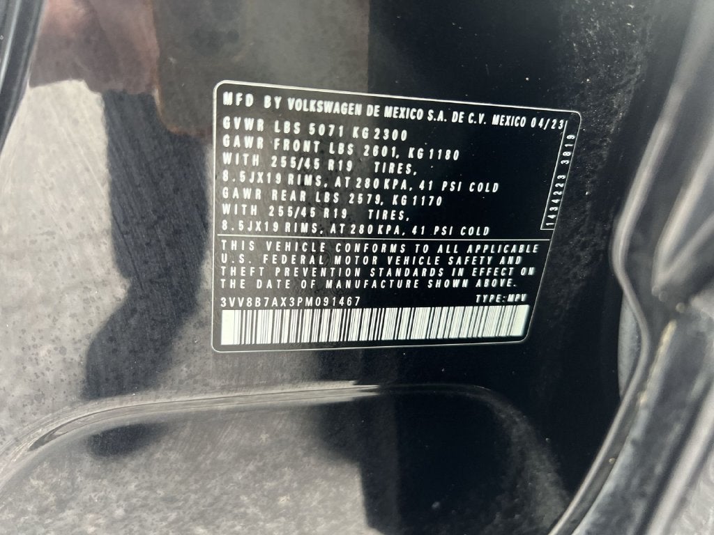 2023 Volkswagen Tiguan SE R-Line Black