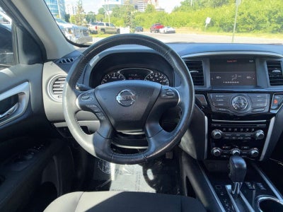 2017 Nissan Pathfinder SV