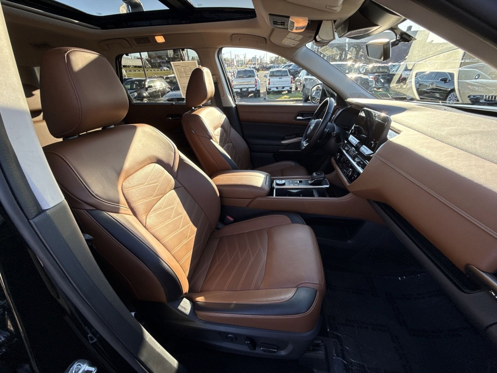 2023 Nissan Pathfinder Platinum