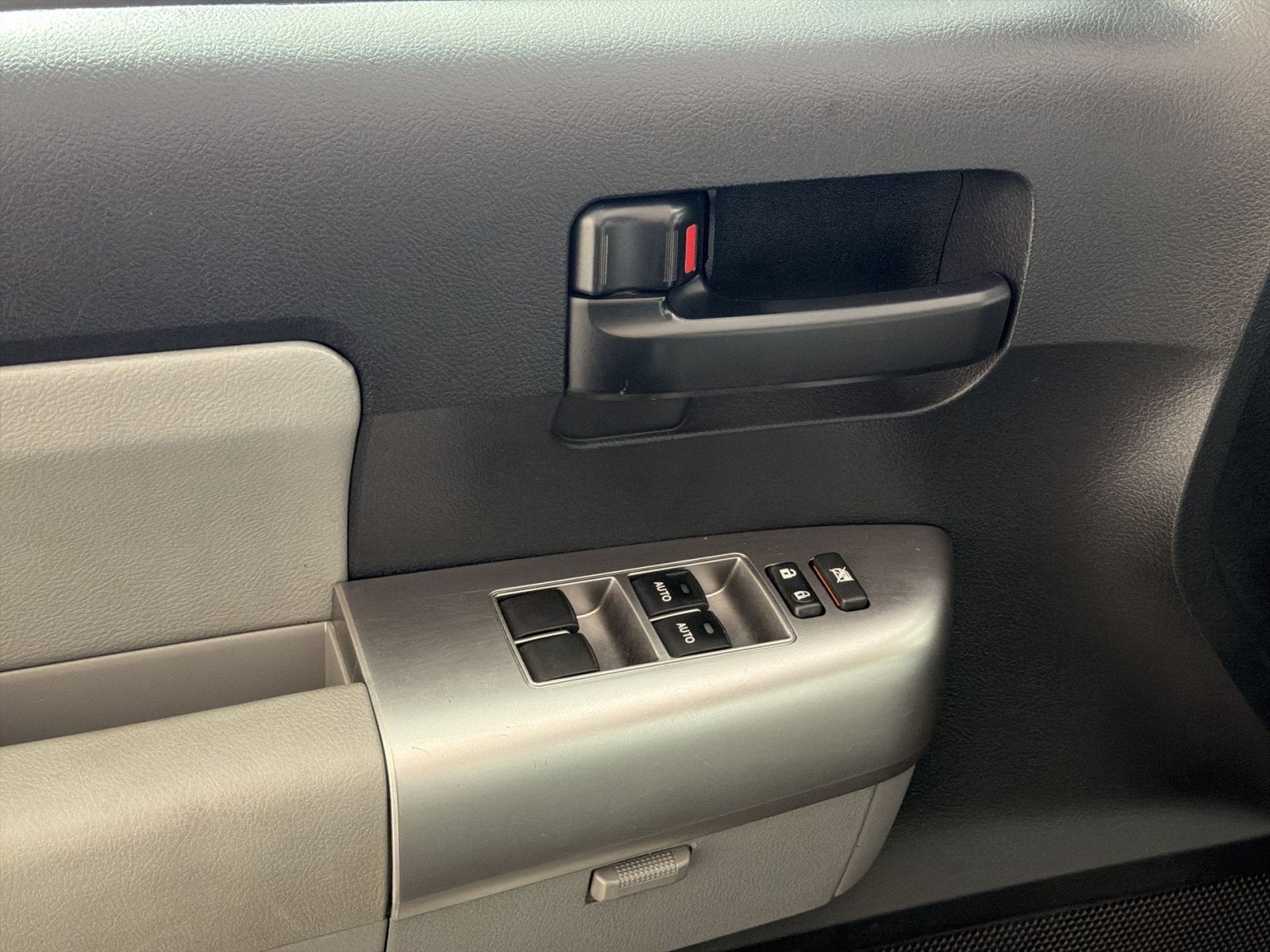 2019 Toyota Sequoia SR5