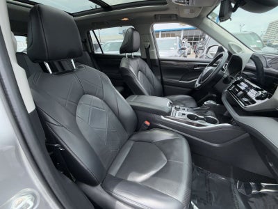 2022 Toyota Highlander Platinum
