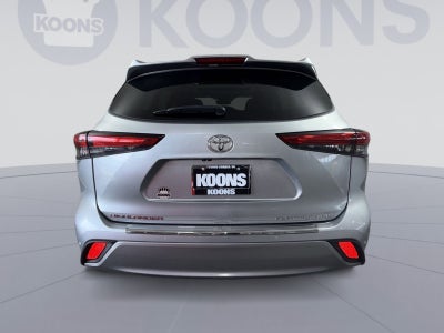 2022 Toyota Highlander Platinum