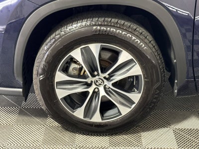 2025 Toyota Highlander LE