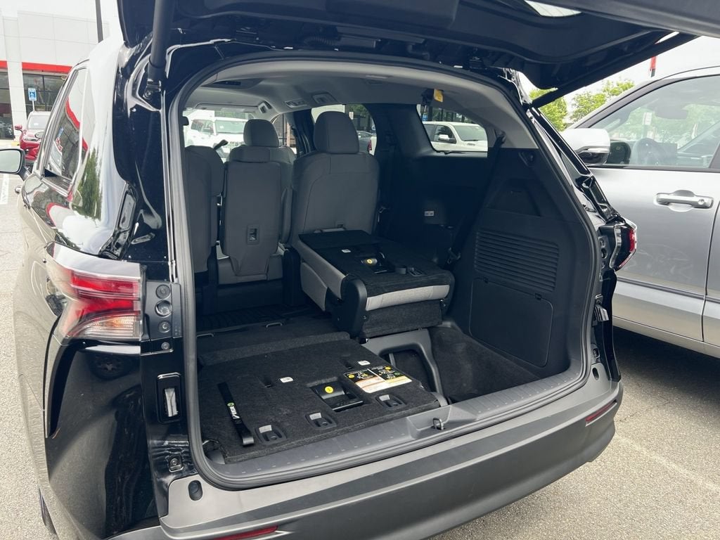 2026 Toyota Sienna LE