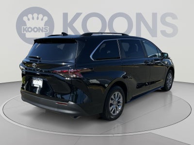 2026 Toyota Sienna LE