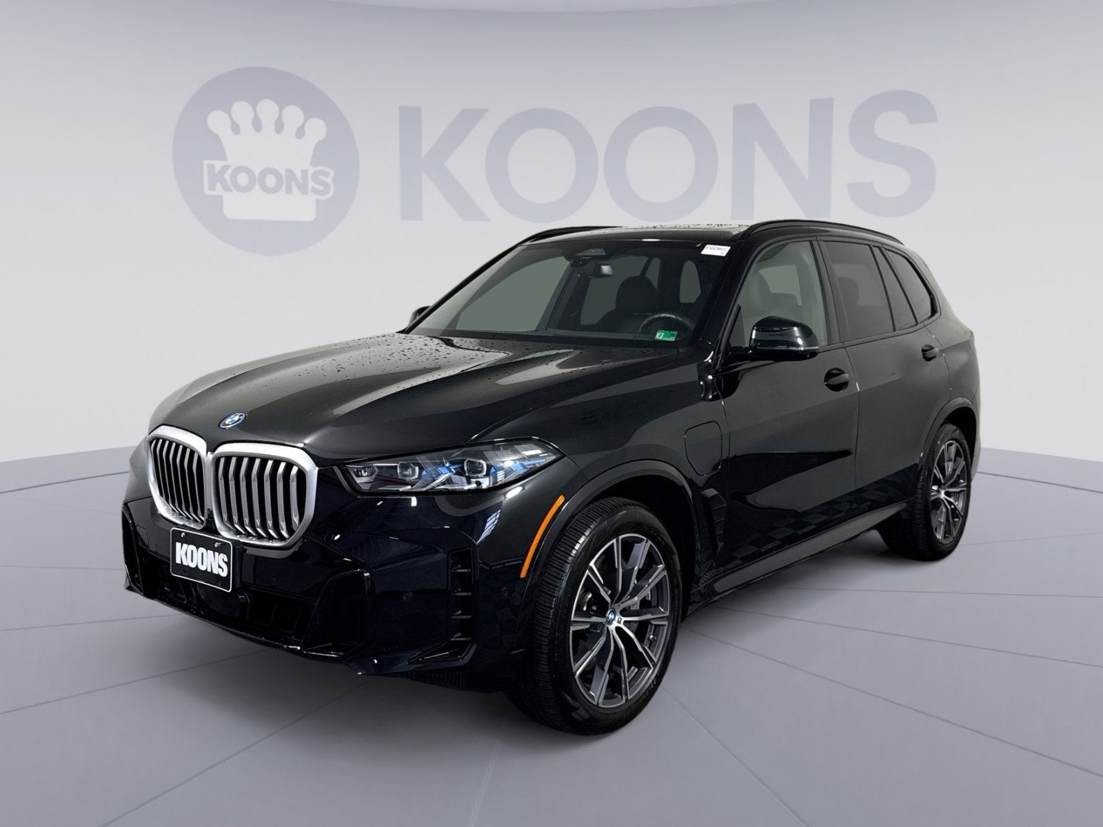 2025 BMW X5 xDrive50e's photo