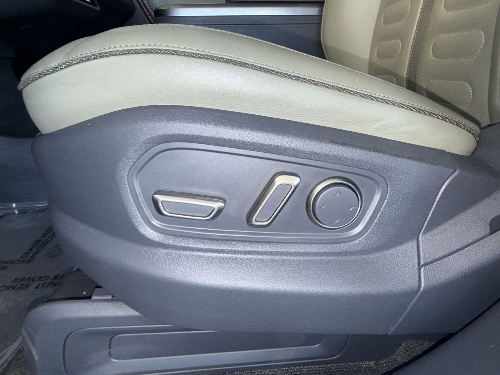 2022 RIVIAN R1T Adventure Package