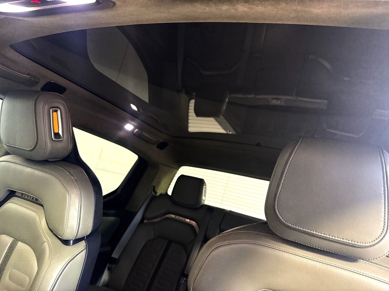 2022 RIVIAN R1T Adventure Package