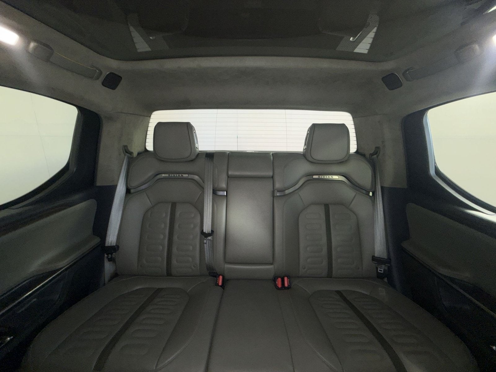 2022 RIVIAN R1T Adventure Package