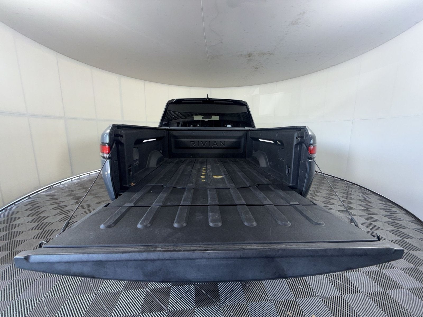2022 RIVIAN R1T Adventure Package