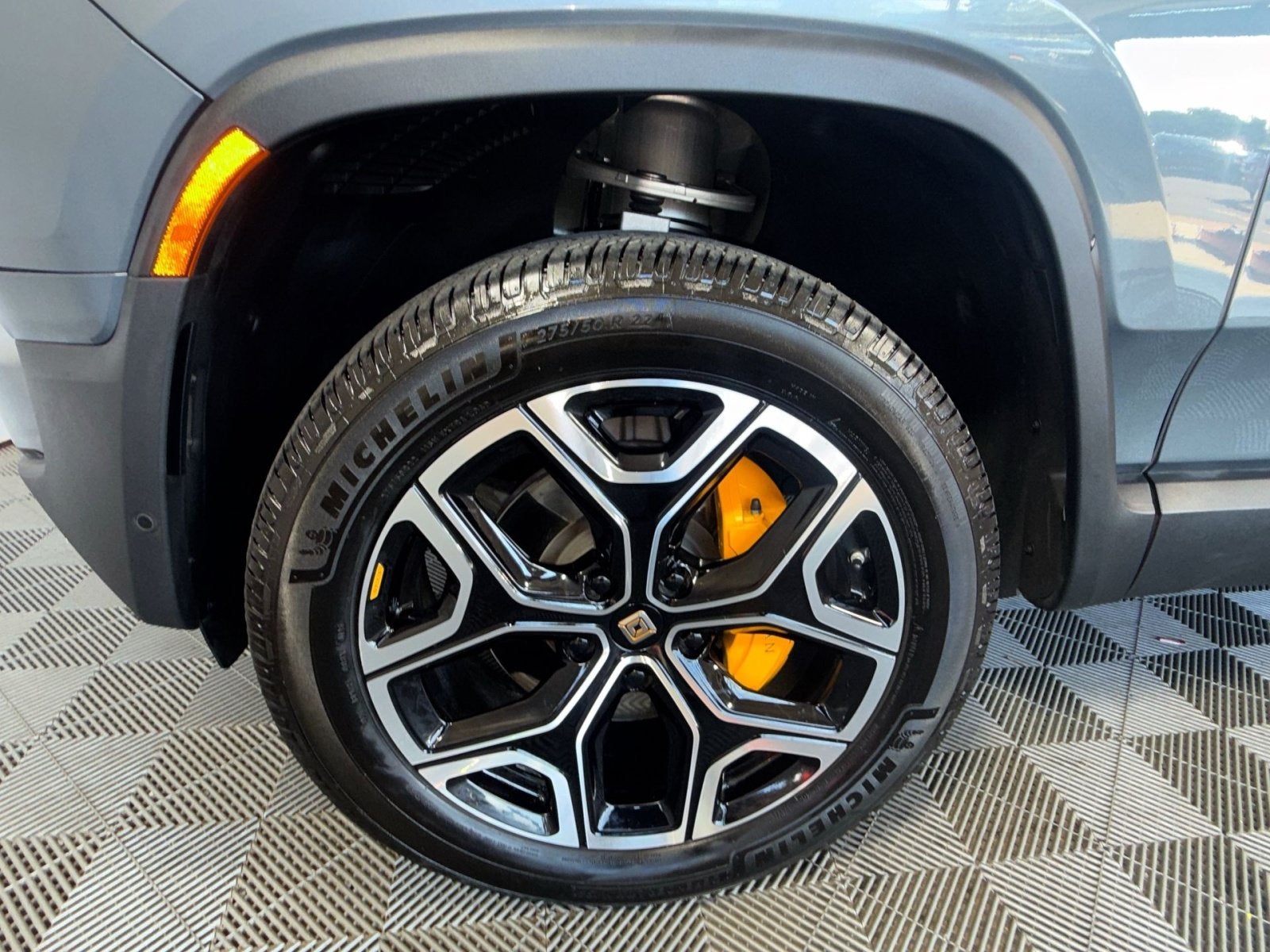 2022 RIVIAN R1T Adventure Package