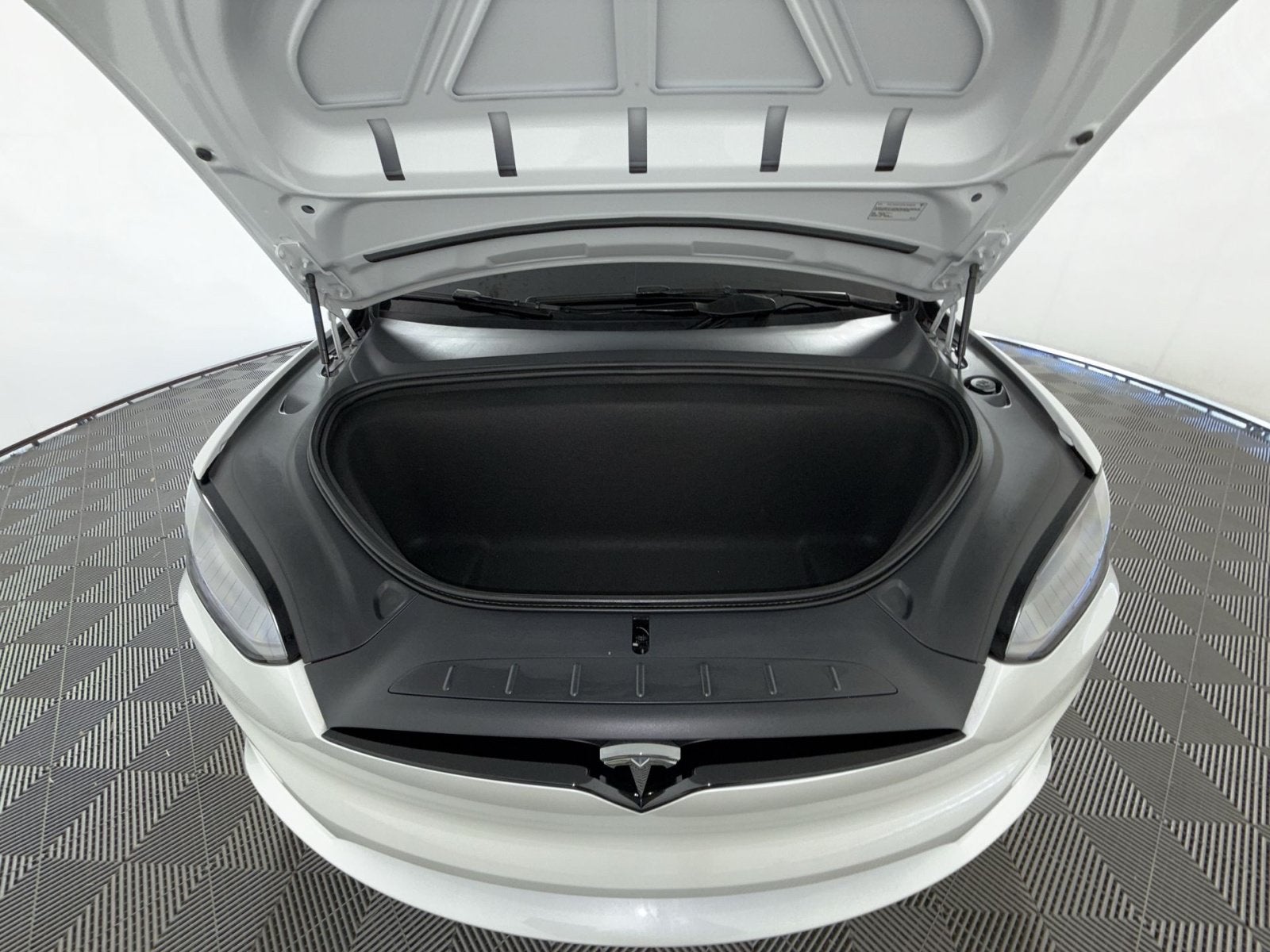 2025 Tesla Model X AWD