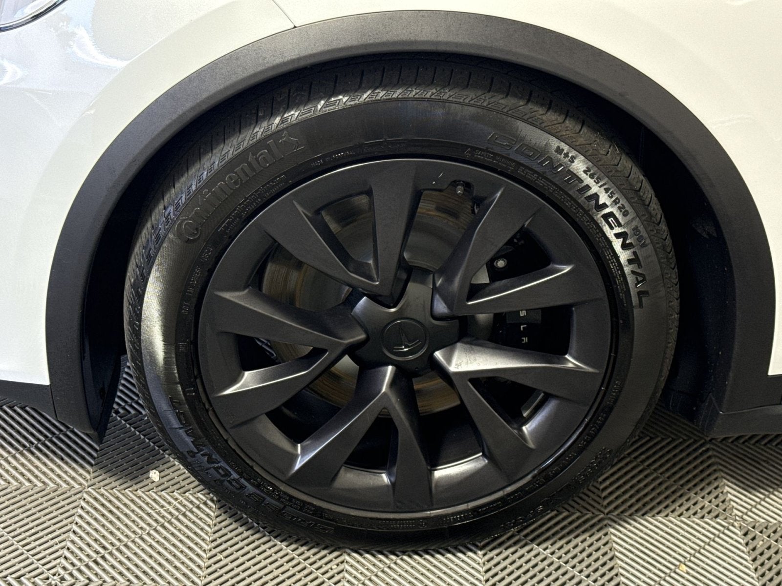 2025 Tesla Model X AWD