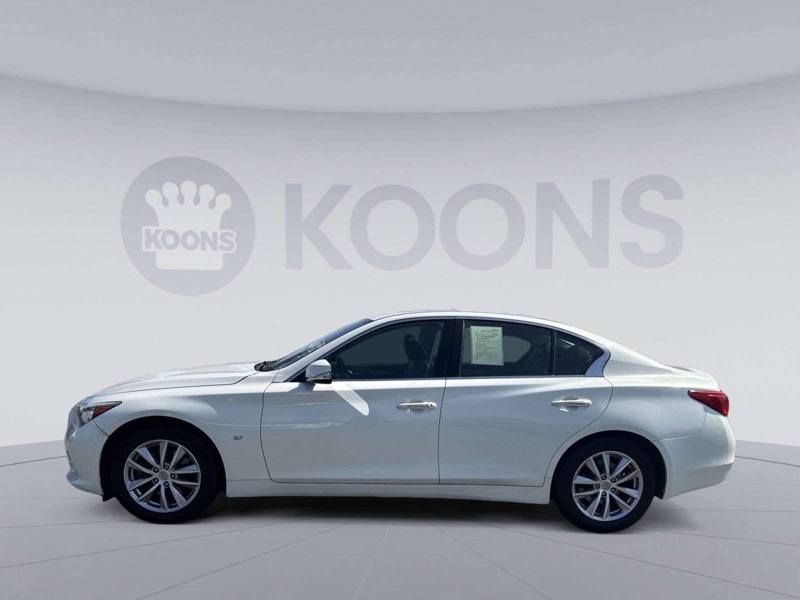 2015 INFINITI Q50 Premium