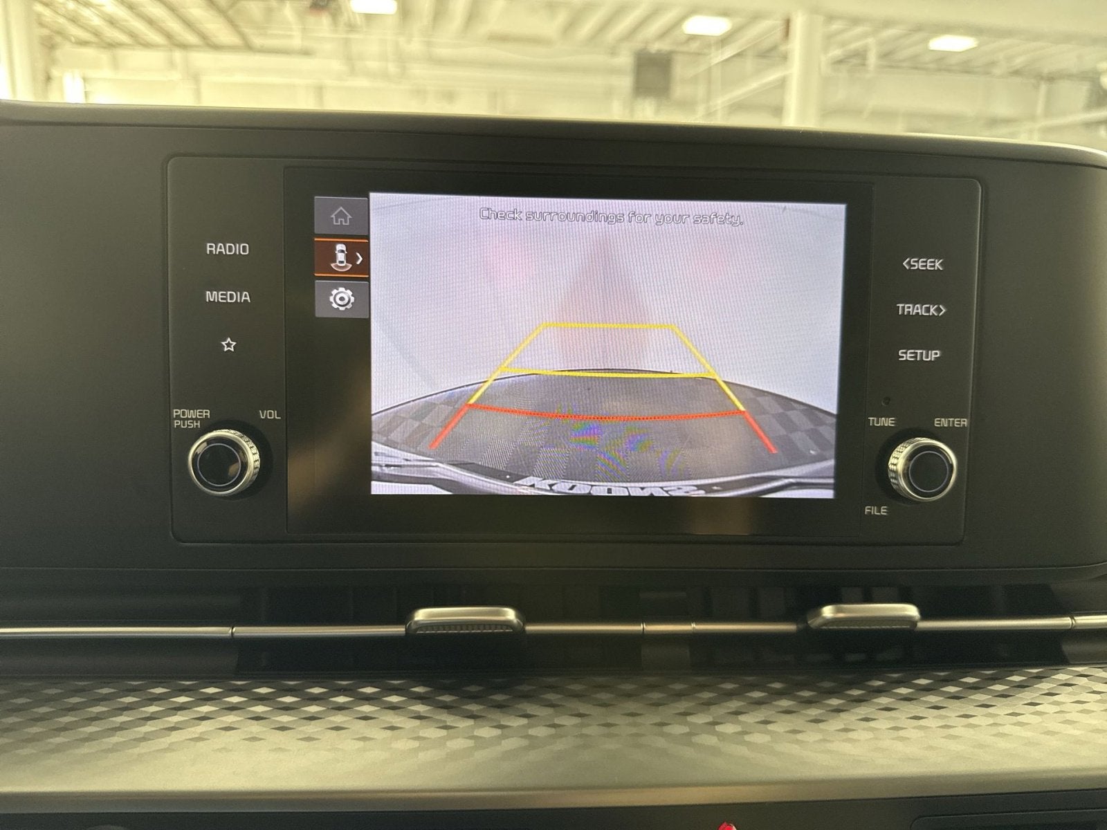 2023 Kia Carnival LX