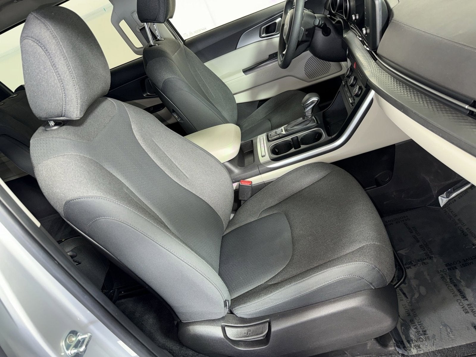 2023 Kia Carnival LX