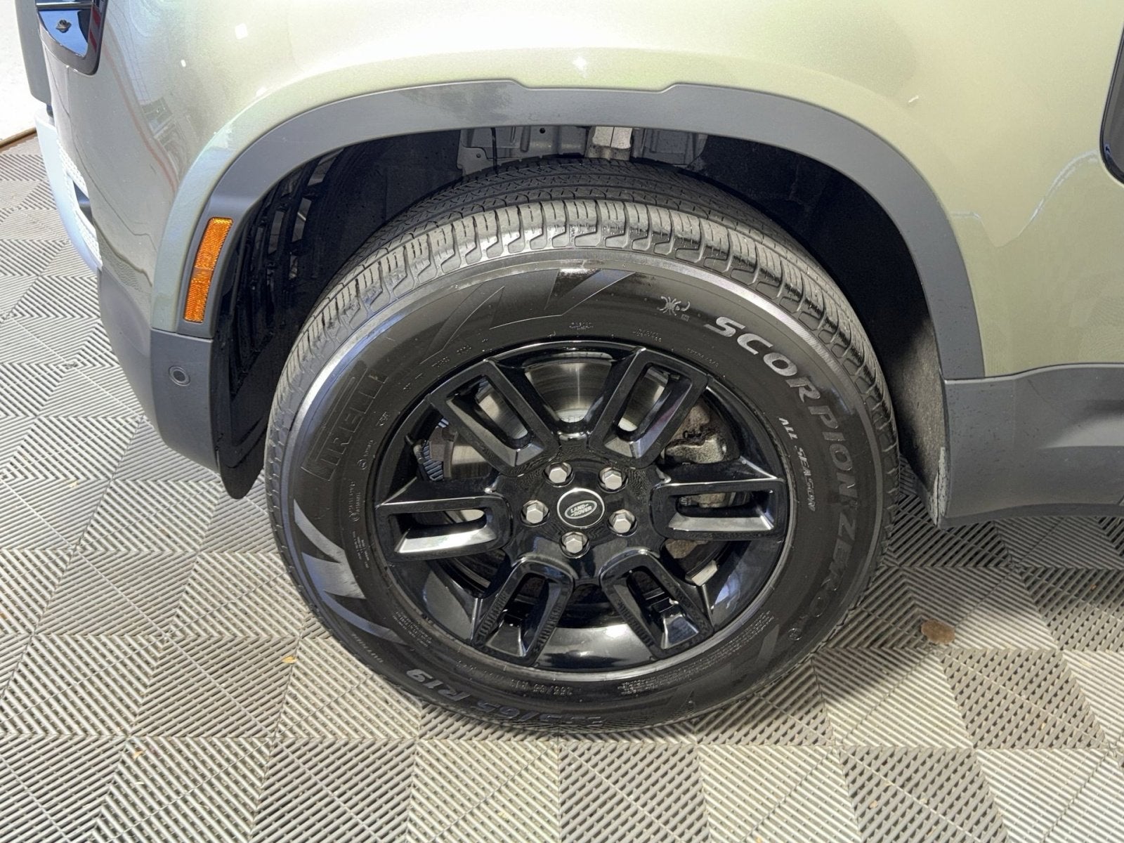 2025 Land Rover Defender S