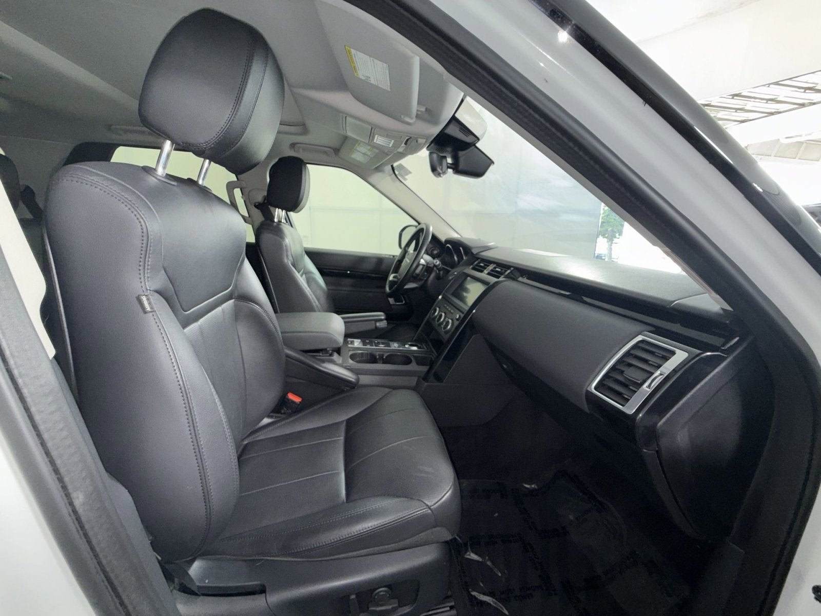 2020 Land Rover Discovery SE