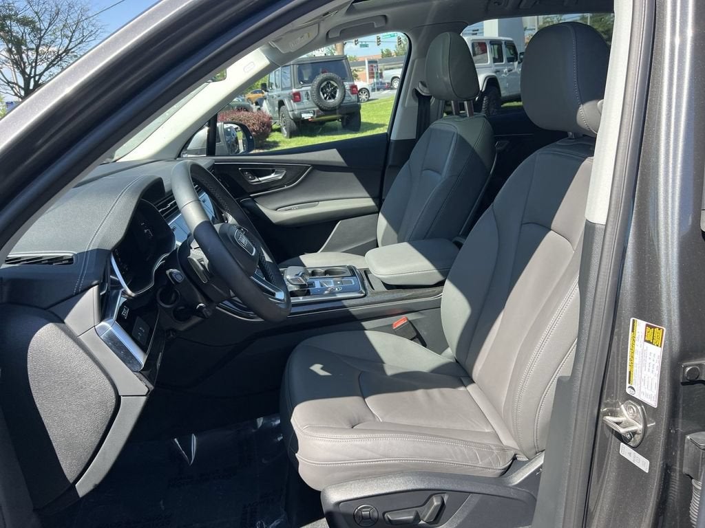 2025 Audi Q7 Premium