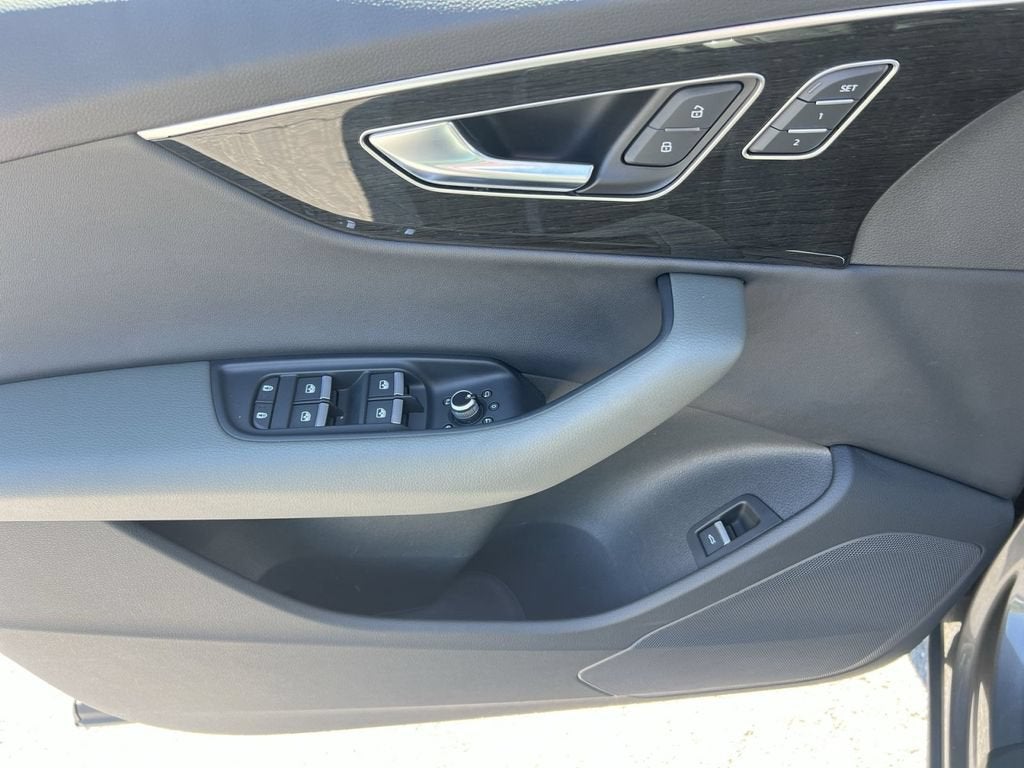 2025 Audi Q7 Premium