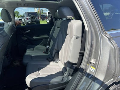 2025 Audi Q7 Premium