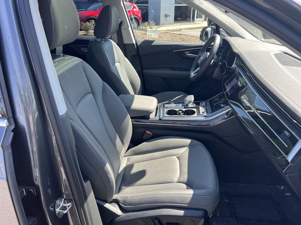 2025 Audi Q7 Premium