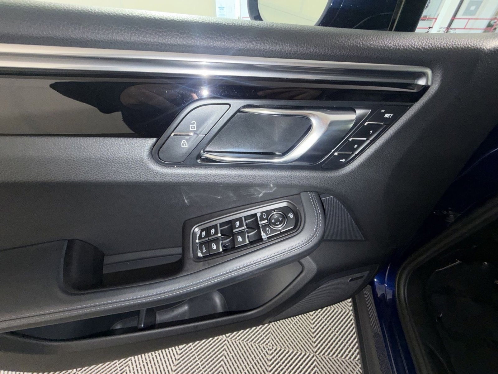 2022 Porsche Macan AWD