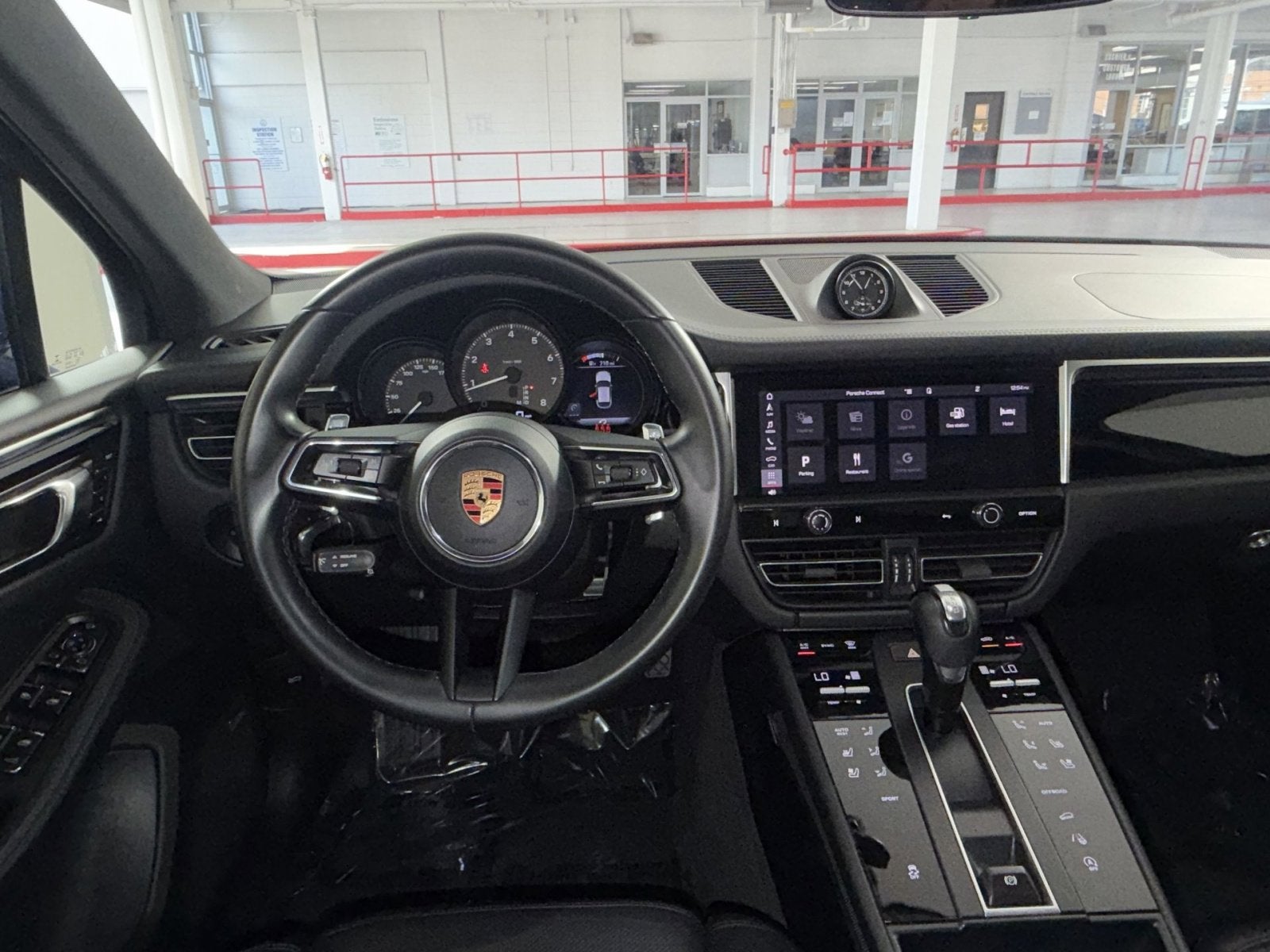 2022 Porsche Macan AWD