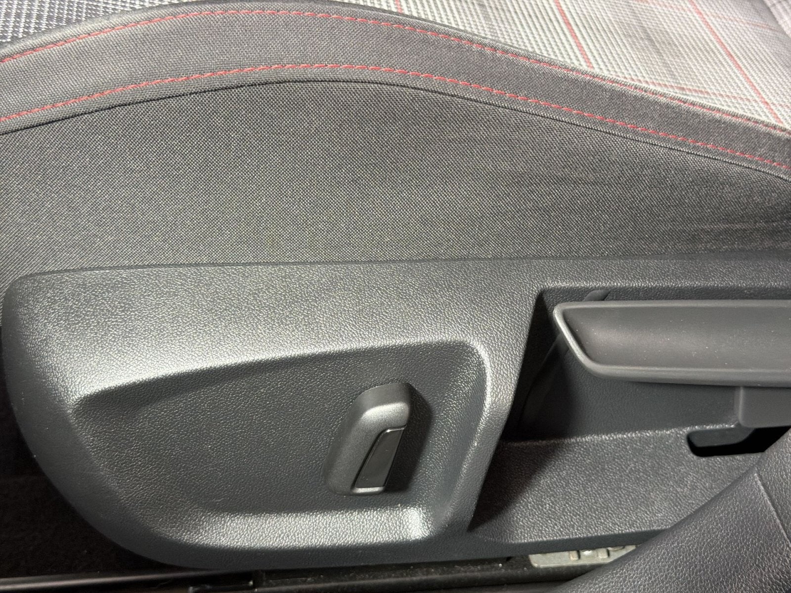 2023 Volkswagen Golf GTI S