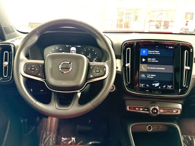 2020 Volvo XC40 Momentum